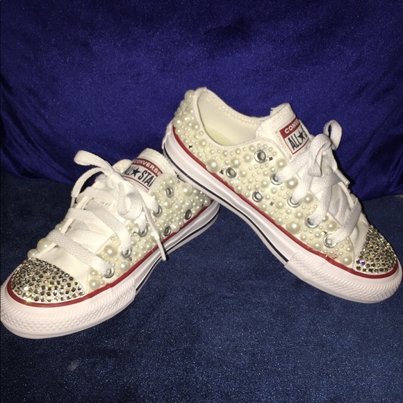 converse lace sneakers